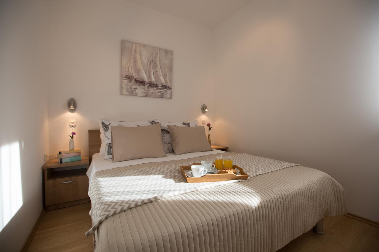 Maiv Residence - Family & Designer Suites Рогозниця Екстер'єр фото