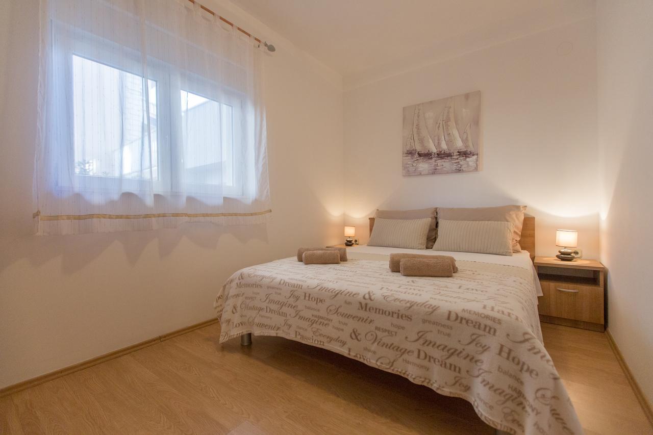 Maiv Residence - Family & Designer Suites Рогозниця Екстер'єр фото