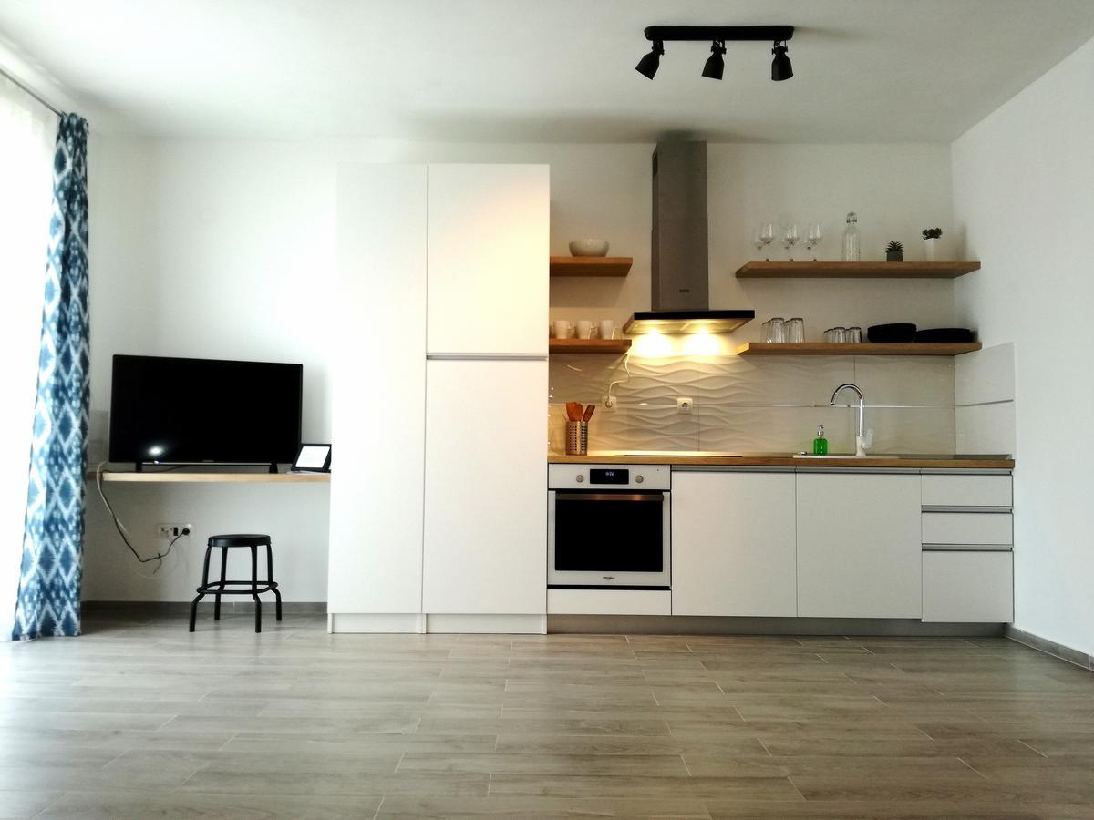 Maiv Residence - Family & Designer Suites Рогозниця Екстер'єр фото